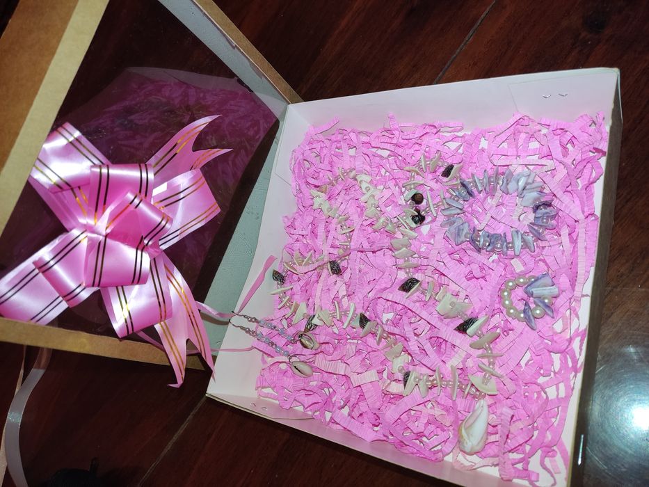 Шикарный комплект  из натуральных ракушек для детей