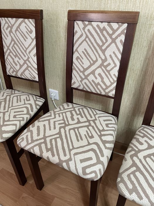 Продам стол и стулья