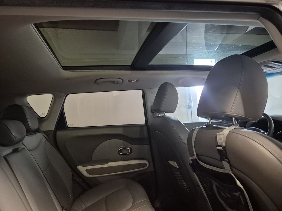 Kia SOUL ELECTRIC / 2018 / 75k KM / 27 KW