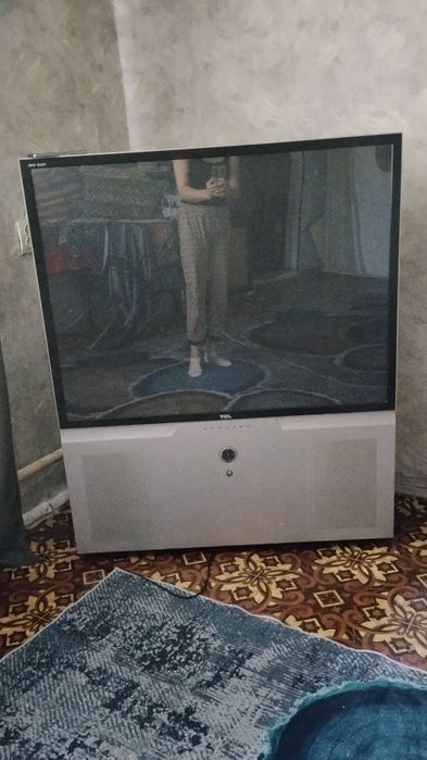 Продам тв в рабочем состояний
