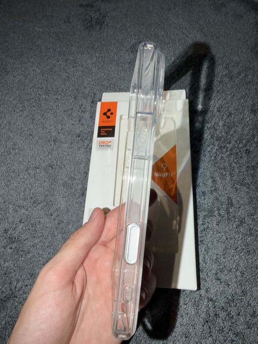 SPIGEN кейс за iPhone 17 PRO MAX