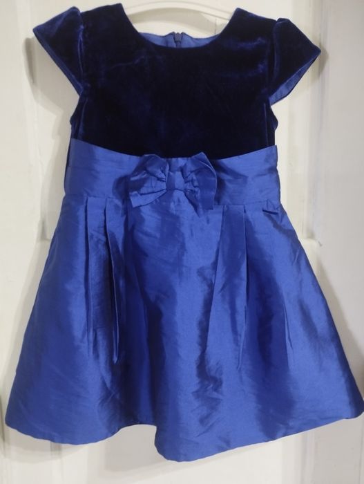 Платья нарядные 3-4,5 года