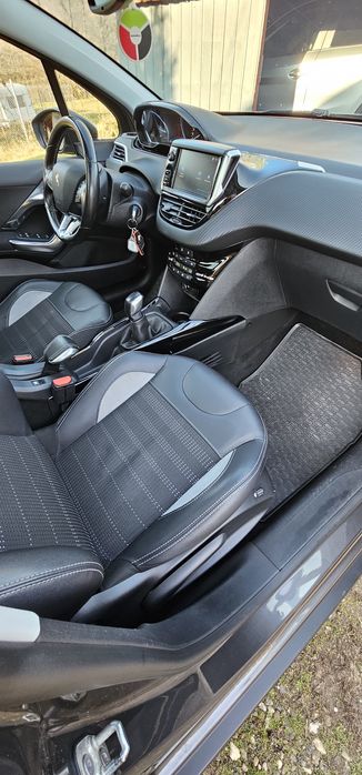 Peugeot  2008  1,6   anul  2018