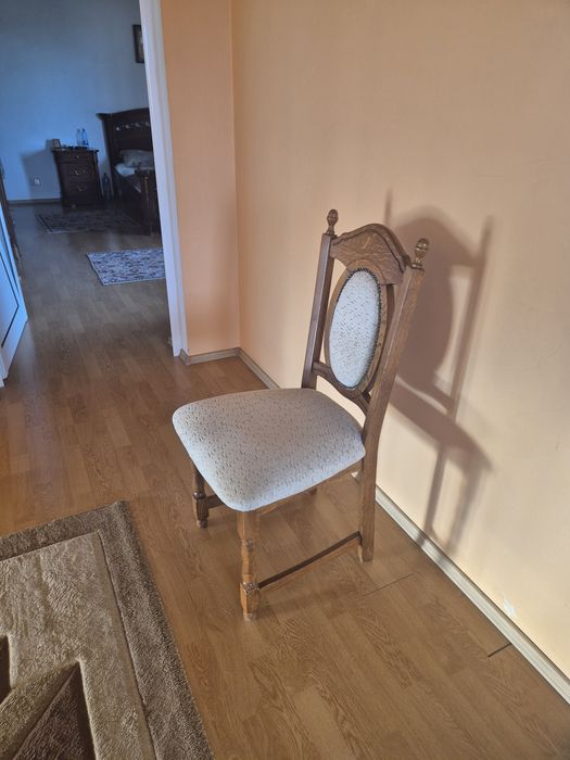 Masa extensibila si 6 scaune