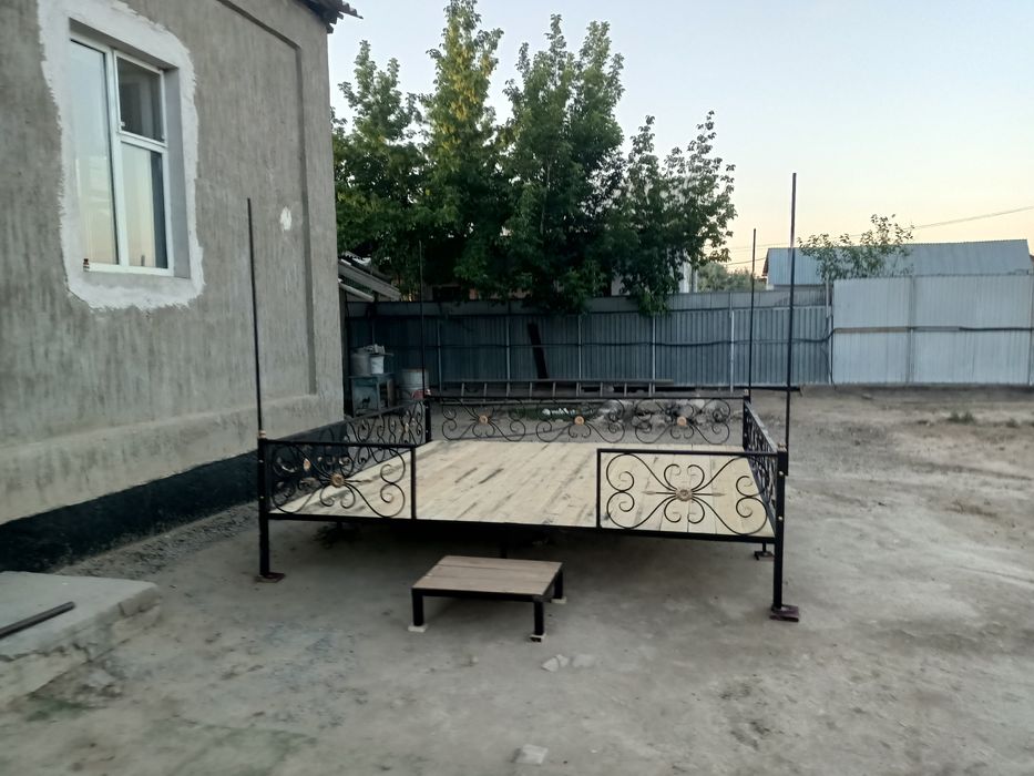 Топчандар сатылады, тапчан сатылады. Сәкі.