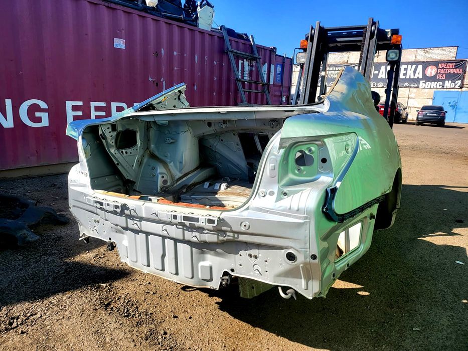 Задняя часть Lexus LS 460