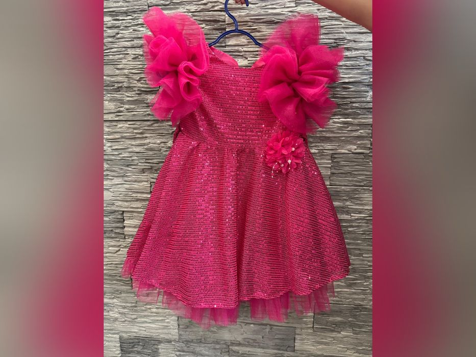 Нарядное платье на девочку