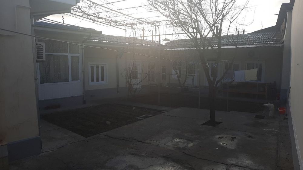 Уй сотилади шофайиз махалла йулли юзида банк оркали кредитгаям берилад