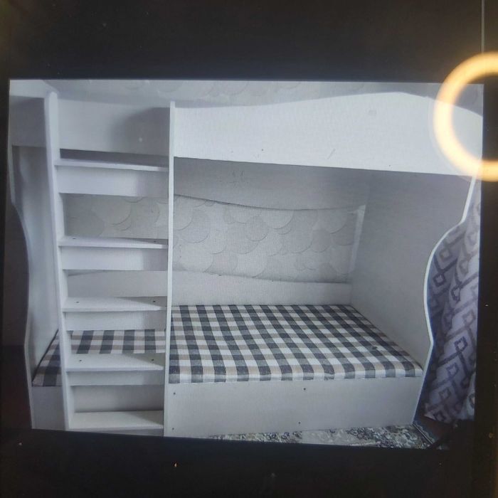 Продам кровать двухярусную