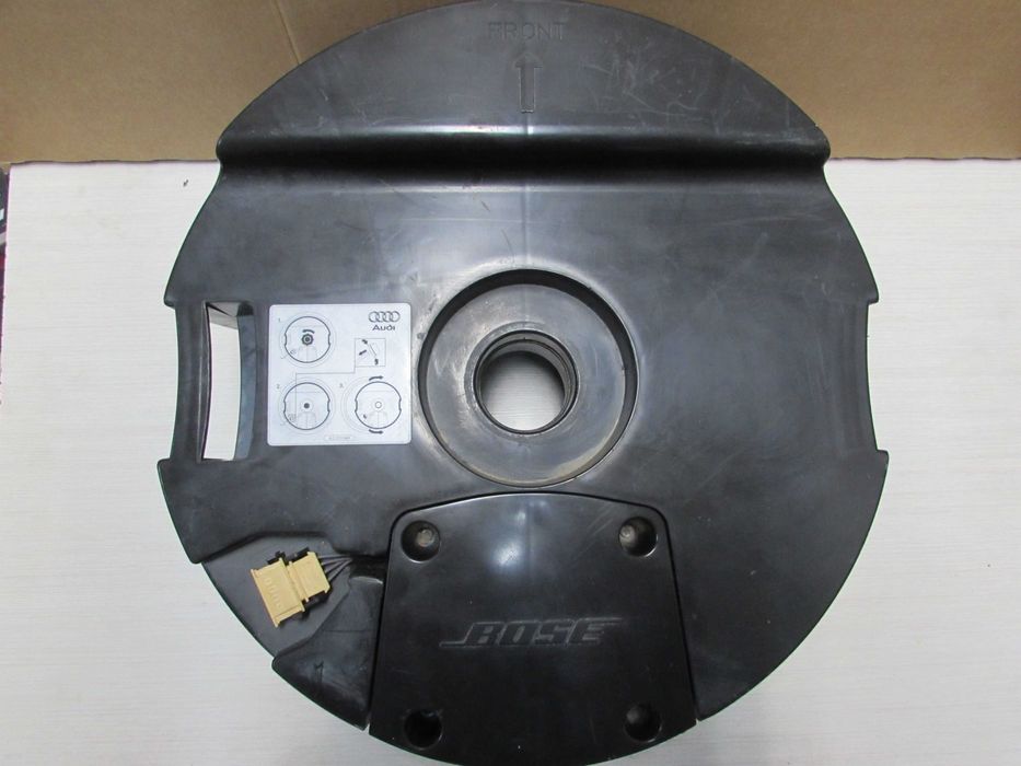 Audi Q7 BOSE Субуфер високоговорител бас говорител