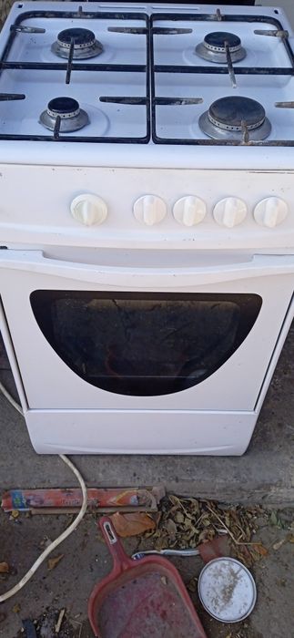 Продам газовую плиту