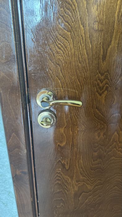 Провам двери дерево