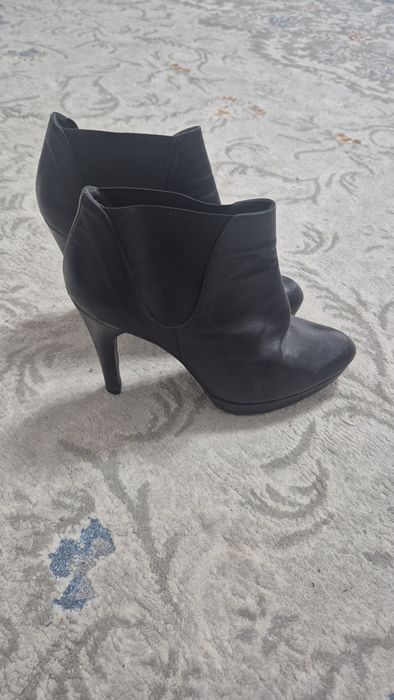 Продам женскую обувь