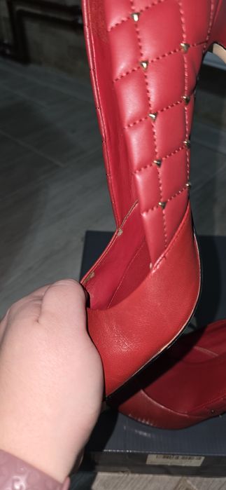 Pantofi Guess mărimea 39