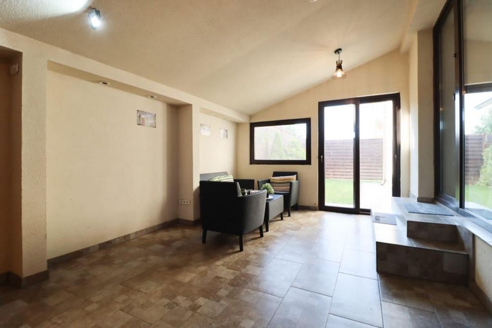 CASĂ de închiriat / 3camere + curte