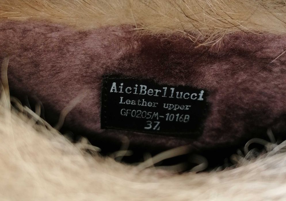 Продам унты женские AiciBerllucci