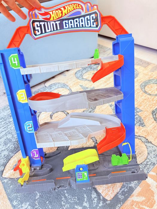 машинки, база авторалли Hot Wheels