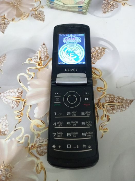 Novey A80R telefoni sotiladi