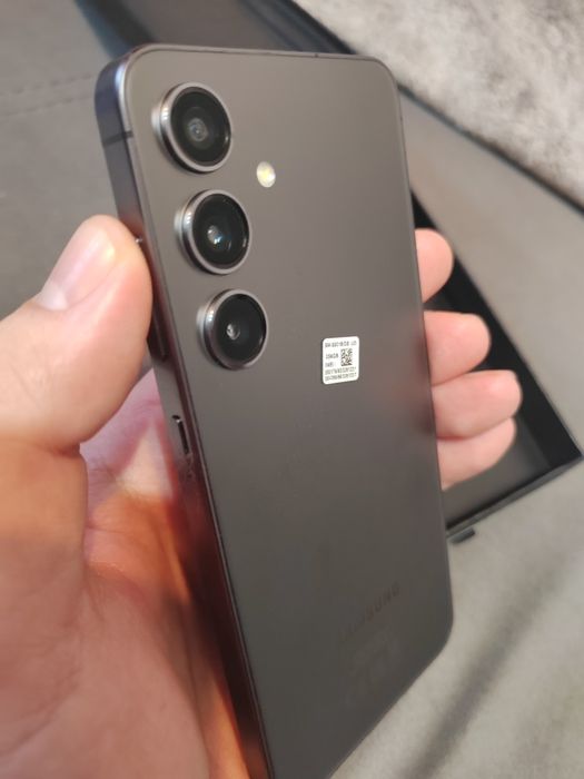 Samsung S24 256 GB 8 GB RAM  nou de sigilat