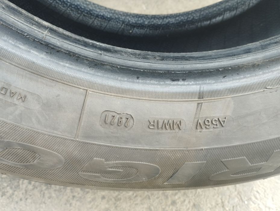 Продавам зимни гуми  дебика  фриго   215 /65/16  4 броя. 8 ММ грайфер