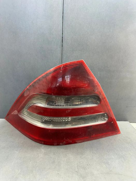 Lampa / Tripla stop stanga pe aripa 2038200164L Mercedes-Benz C-Class