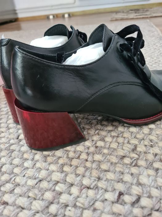 Pantof cu siret Epica