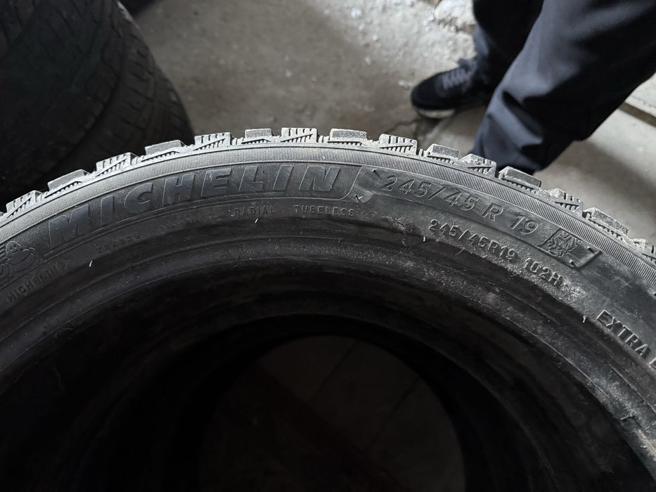 Продам шины 245/45/19 Michelin