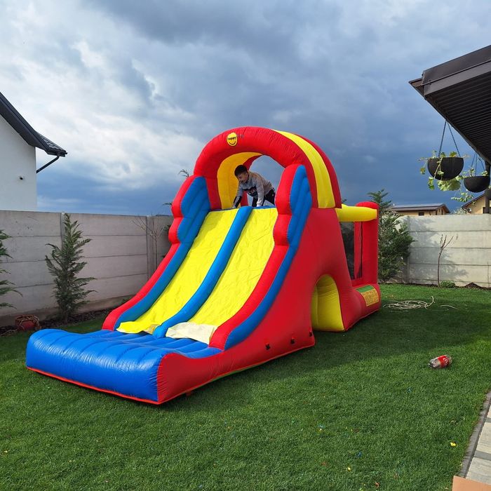 Topogan gonflabil de închiriat