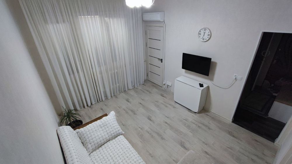 Сдаю 2-х квартиру метро Нлвза