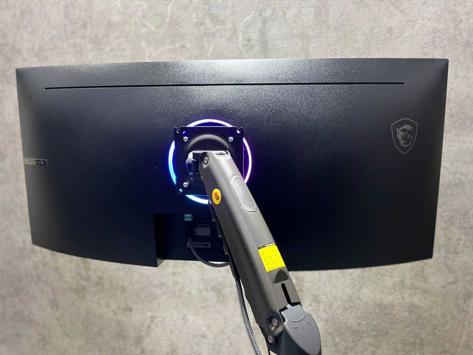 Monitor MSI — 34″ MAG 342CQR E2 180hz Curved Gaming