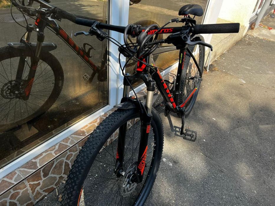 Vând bicicleta mountinbike Scott cu roti 29