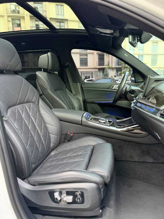 Sotuvda BMW X7 xDrive 40i