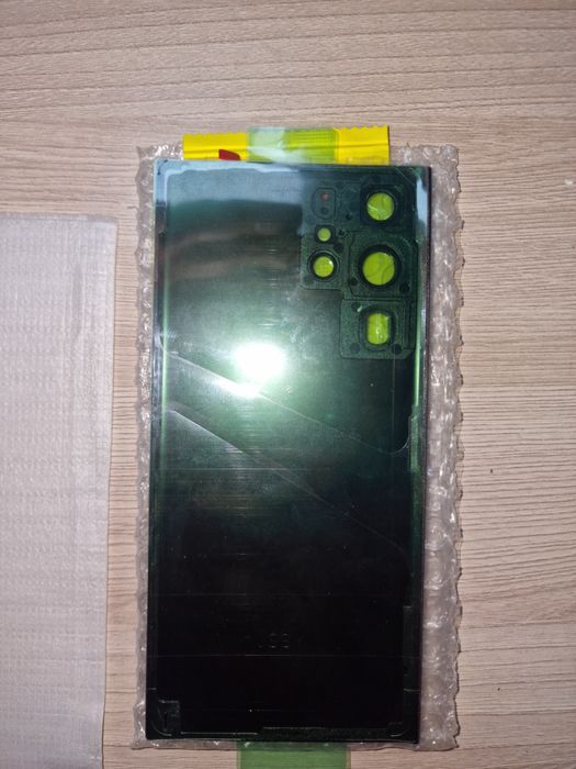 Задняя крышка на Samsung S22Ultra