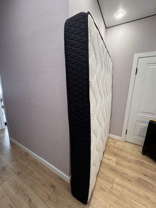 Продам матрас 160на180