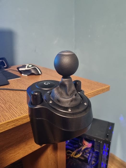 Logitech G29 + Скоростен лост + 3 педала – Отлично състояние