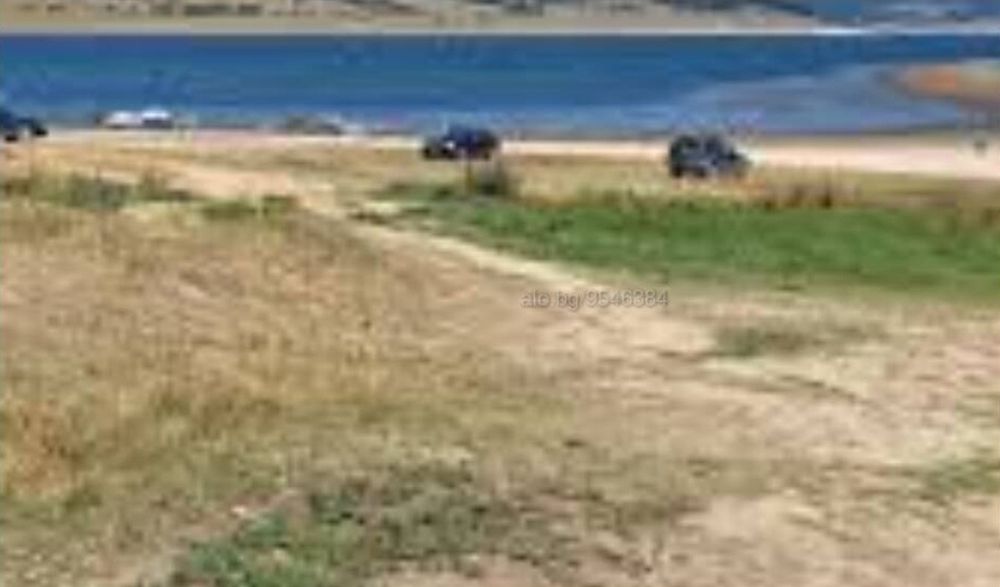 Продавам парцел язовир Батак