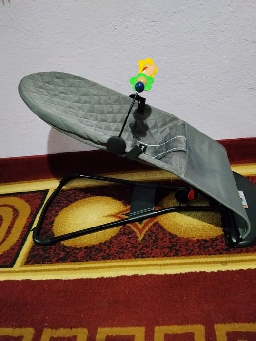 Shezlon deyarli yengide