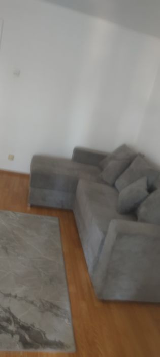 De închiriat apartament 3 camere