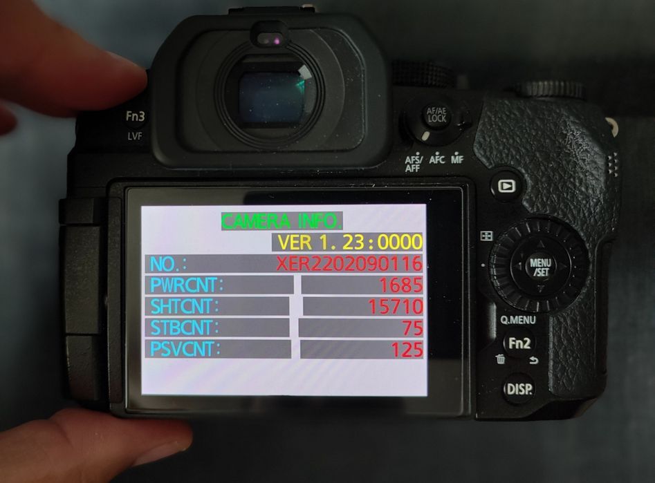 Panasonic Lumix G90 cu obiectiv 14-140