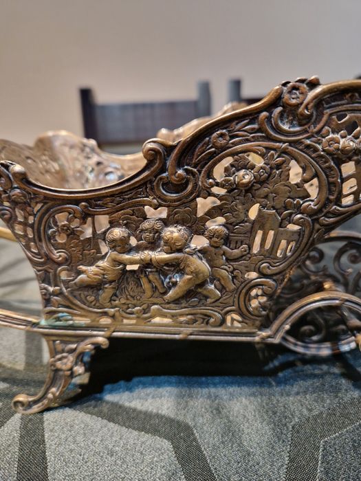 Уникална антикварна  поставка стойка за вино