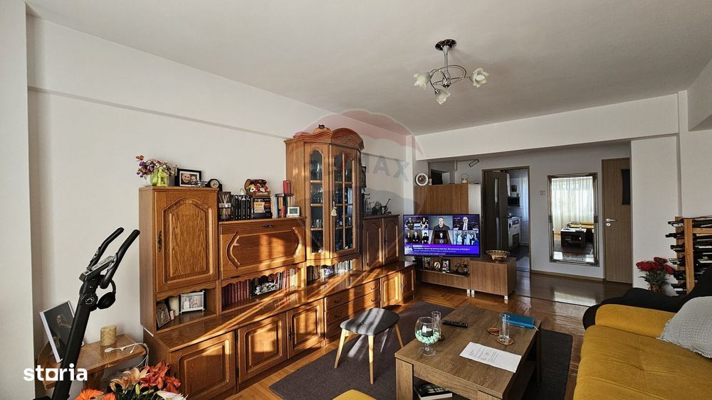Apartament cu 3 camere decomandat de vânzare Burdujeni, Suceava
