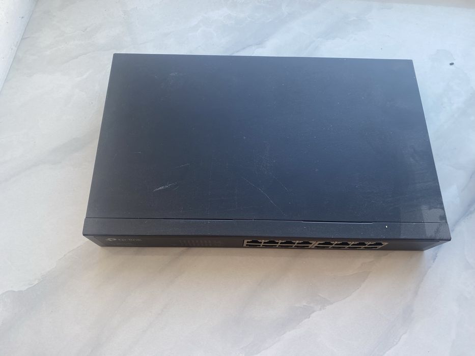 Свитч 16 портовый