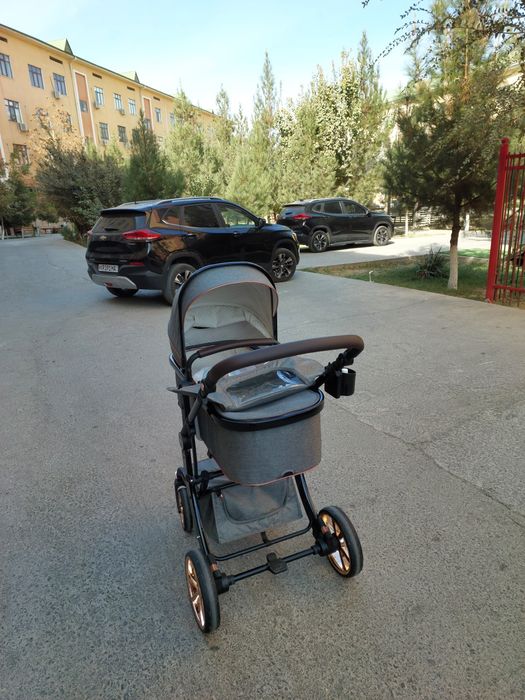 Коляска сотилади