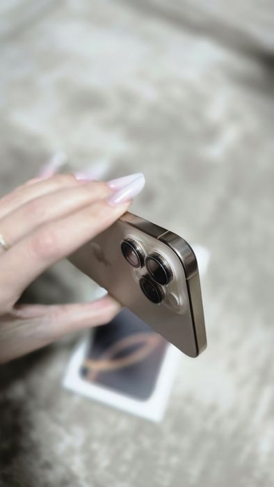 Iphone 16 Pro Max Desert Titanium 256GB