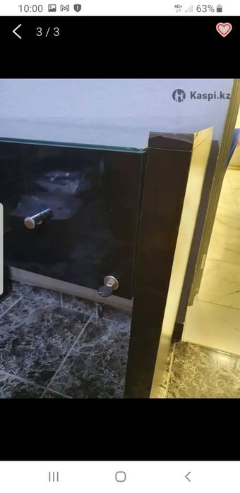 Продам стол витрина