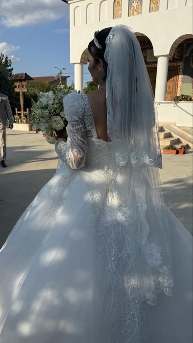 Vand rochie mireasa