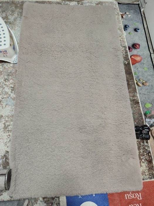 Covoare roz pudra blanoase