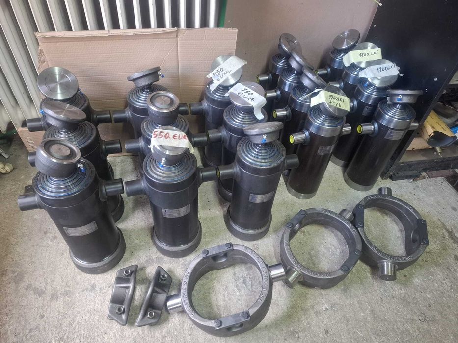 Cilindri de basculare fabricatie Italia 7 T , 9 T, 11 T .