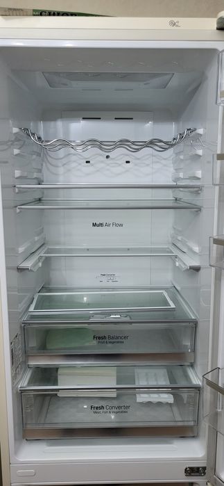 Продам Холодильник LG