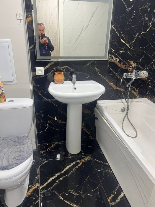 МЕТРО ХАМЗА.  2 переделенная в 3 х.  Аренда Евро ремонт